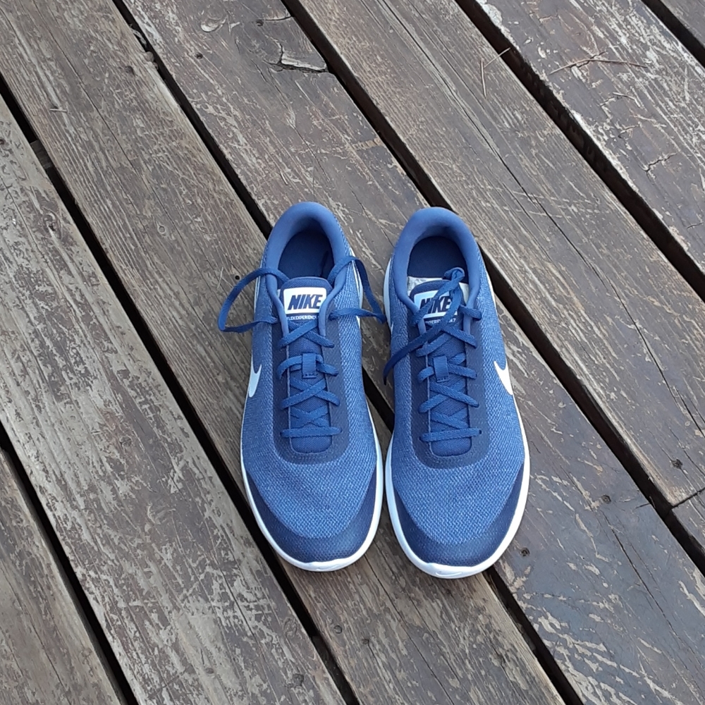 Nike Flex Experience 7